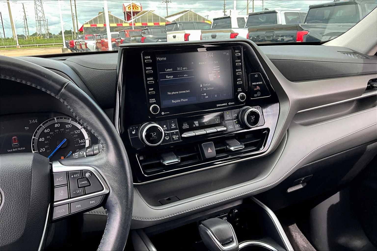 2021 Toyota Highlander Hybrid XLE photo 6