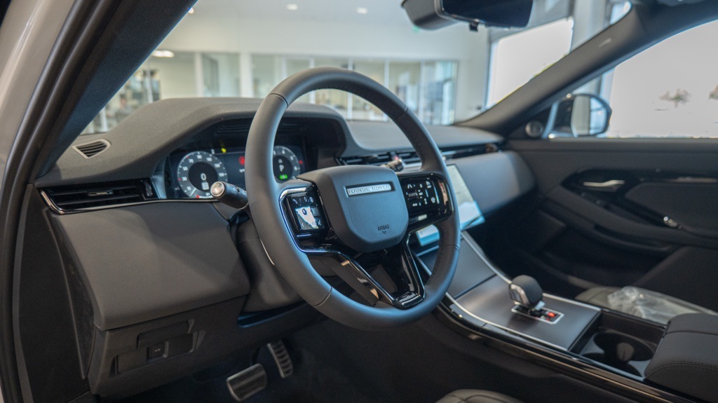 2026 Land Rover Range Rover Evoque Dynamic SE photo 10