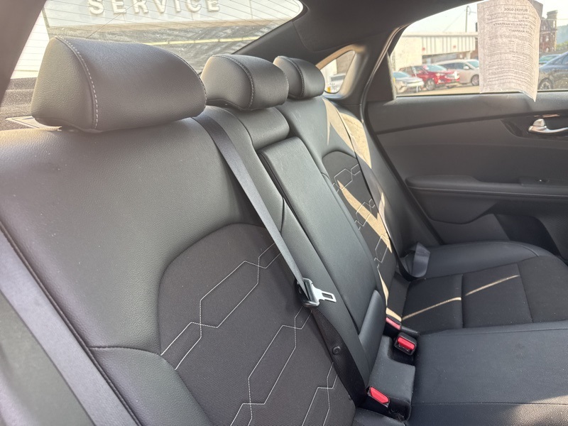 2023 Kia Forte GT-Line photo 6