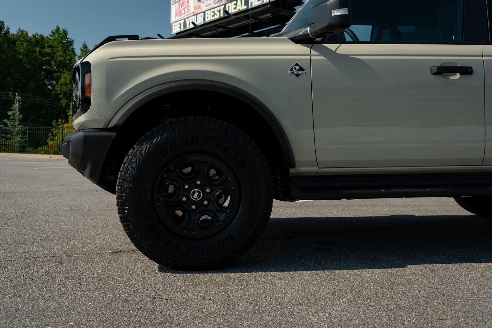 2025 Ford Bronco Outer Banks photo 4