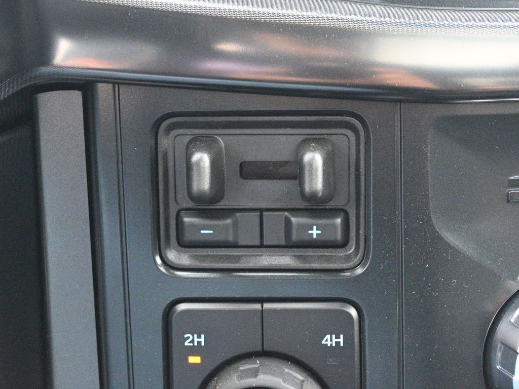 2025 Ford F-150 Lariat photo 18