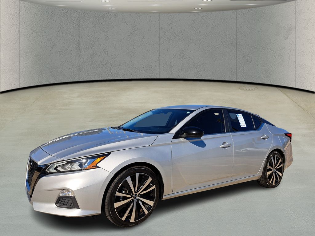 2022 Nissan Altima SR