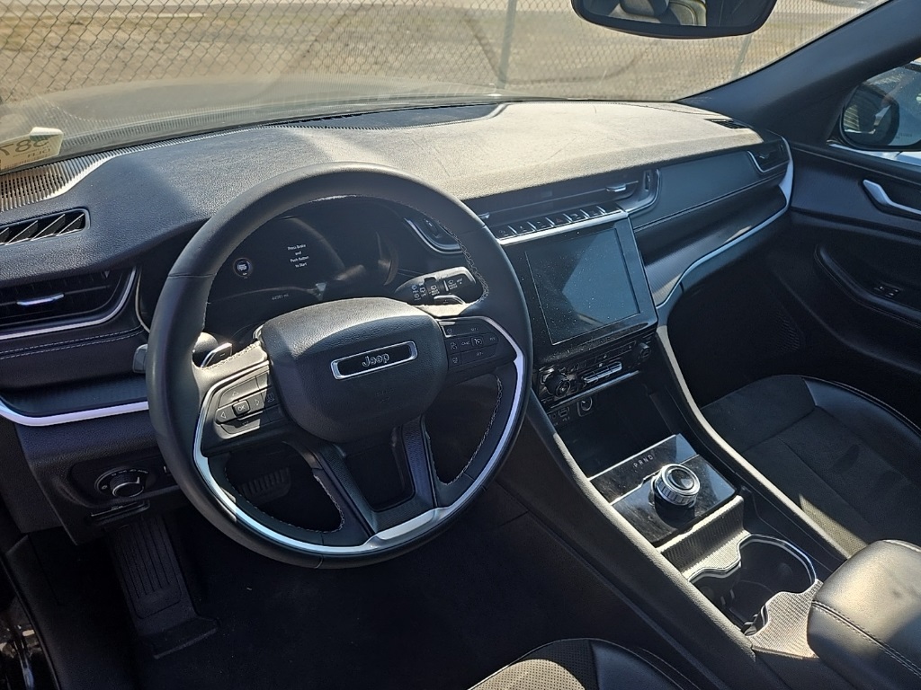 2024 Jeep Grand Cherokee Altitude photo 4