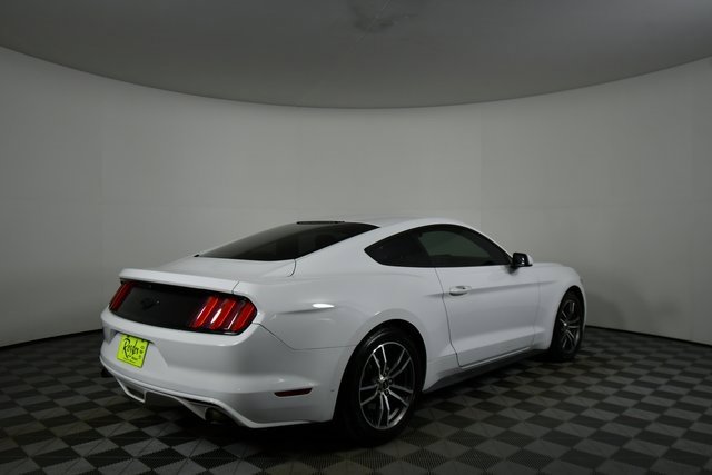 2016 Ford Mustang EcoBoost photo 9