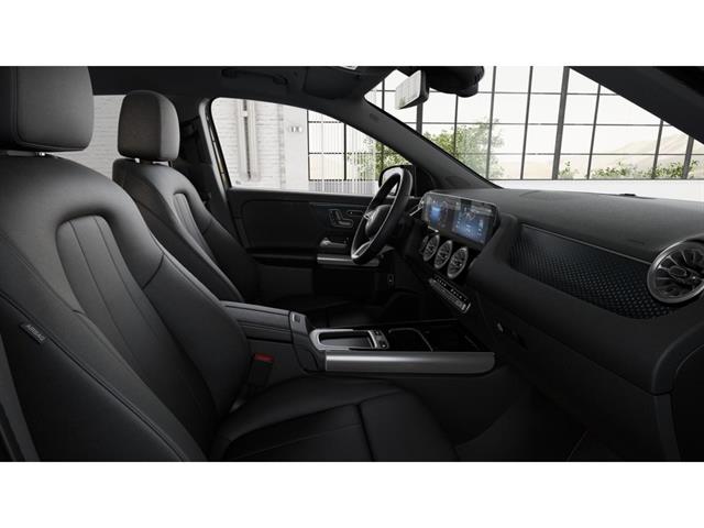 2025 Mercedes Benz GLA 250 4MATIC photo 4