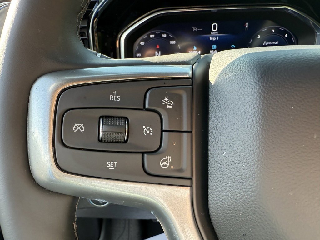 2025 Chevrolet Silverado 1500 LT photo 4