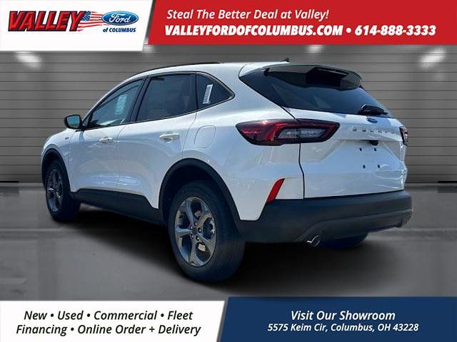 2025 Ford Escape ST-Line photo 6