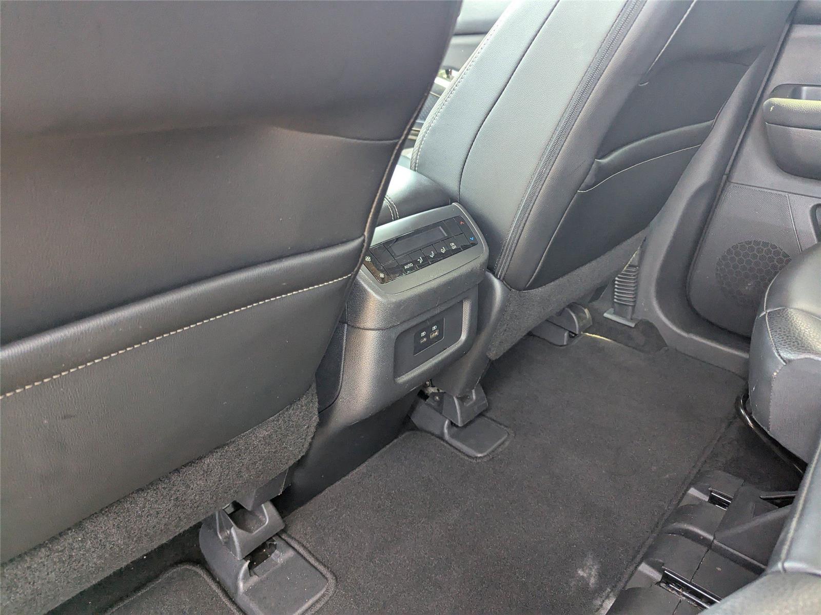 2023 Nissan Pathfinder SL photo 14