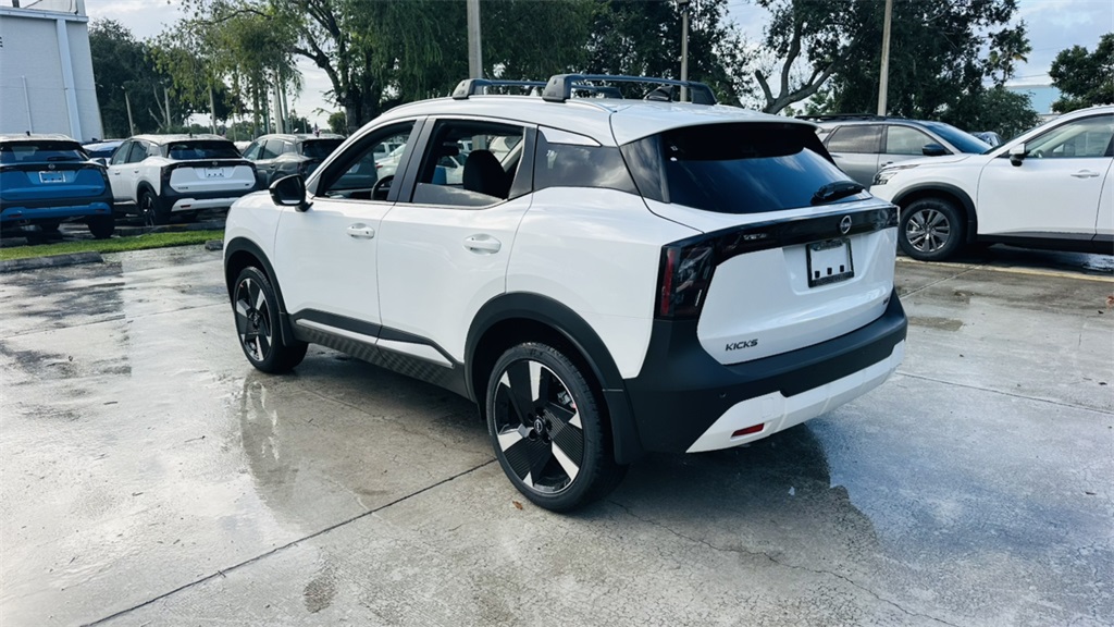 2026 Nissan Kicks SR photo 2