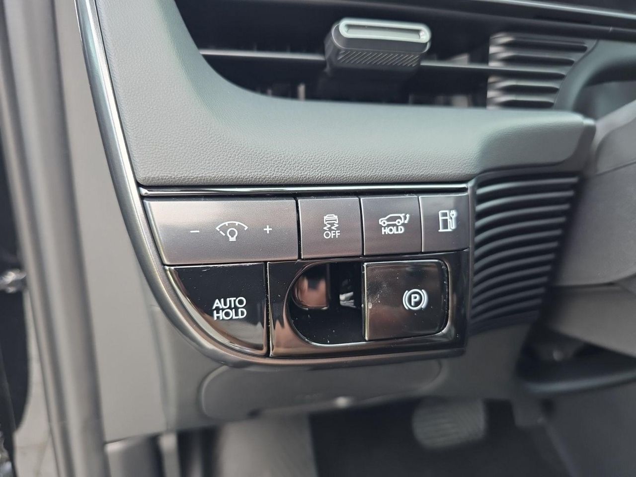 2025 Hyundai Ioniq 5 photo 9
