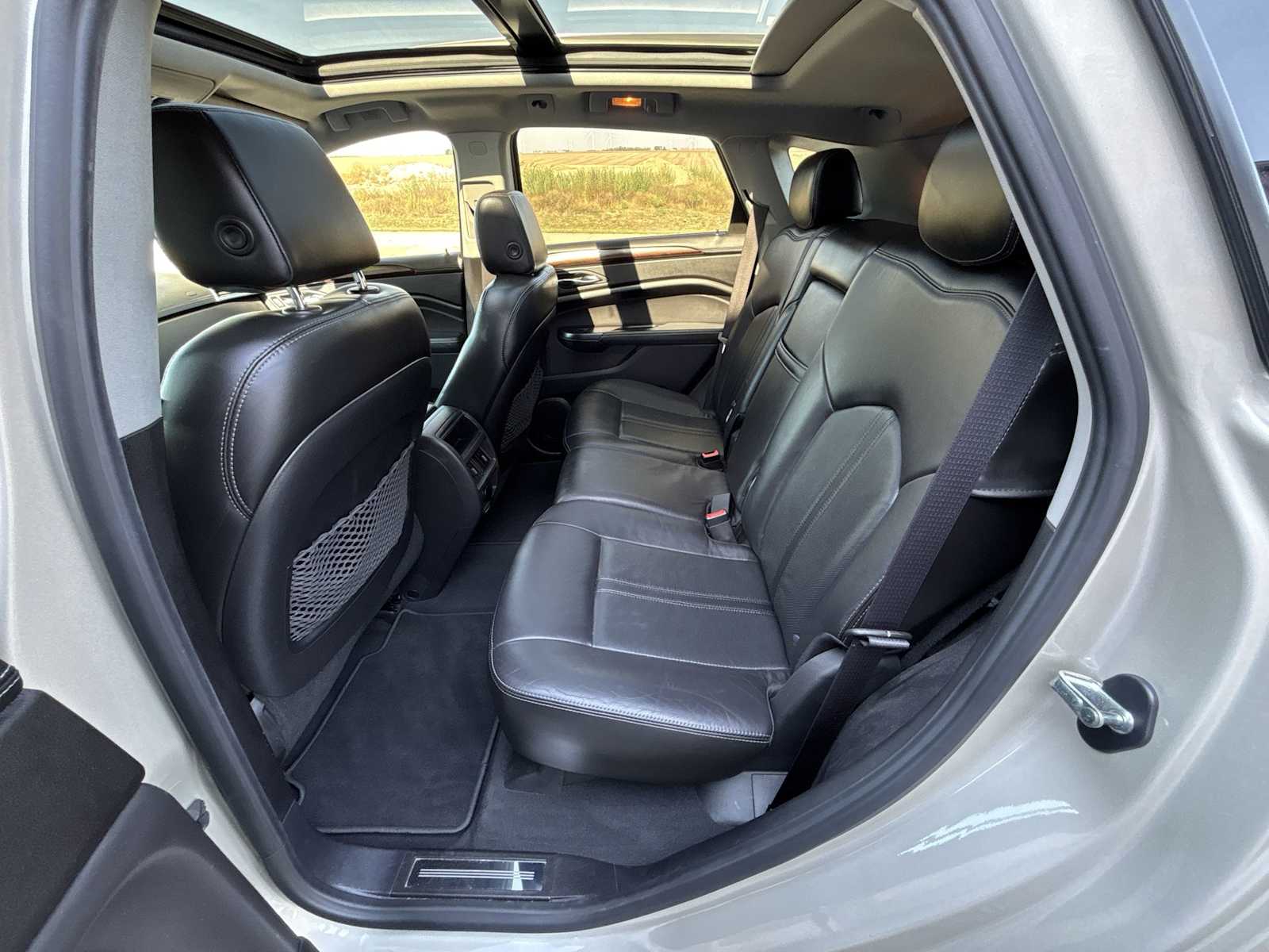 2016 Cadillac SRX Luxury photo 21
