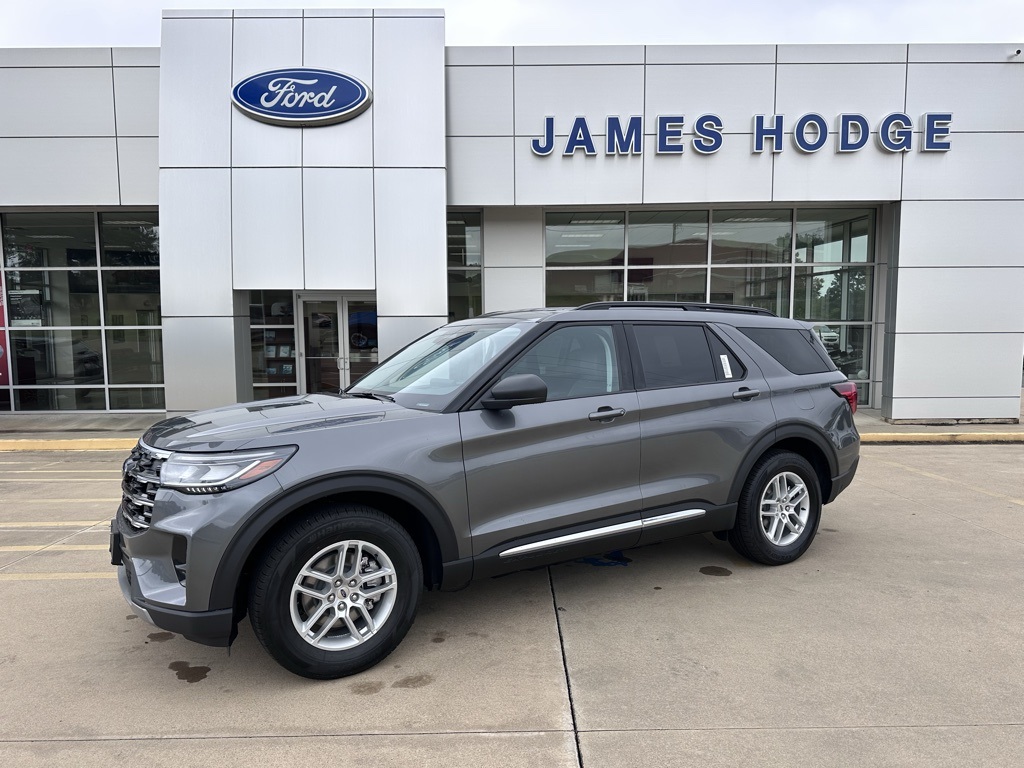 2025 Ford Explorer Active's photo