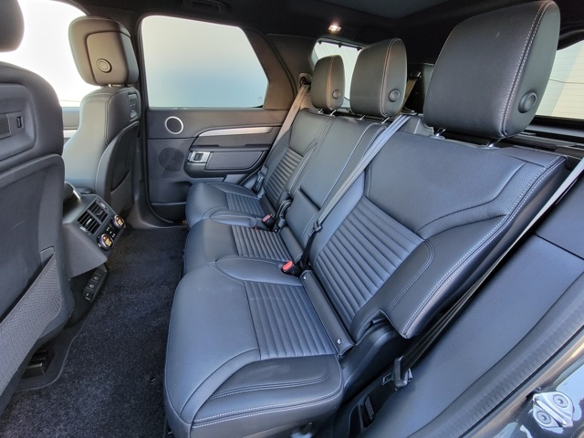 2024 Land Rover Discovery SE photo 19