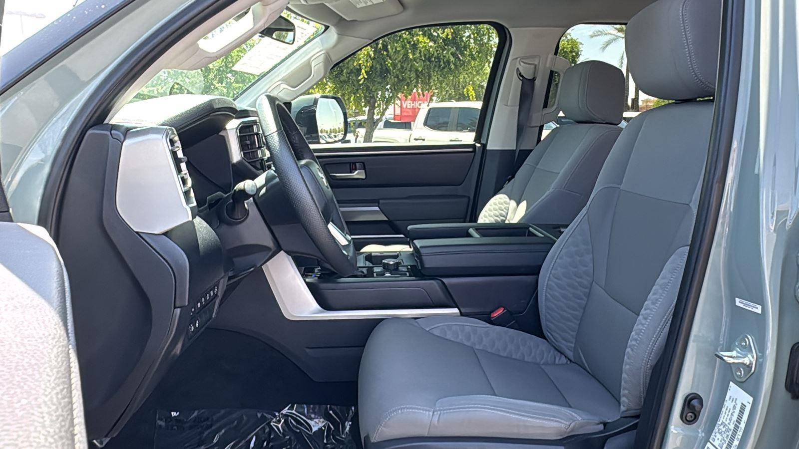 2024 Toyota Tundra SR5 CrewMax photo 24
