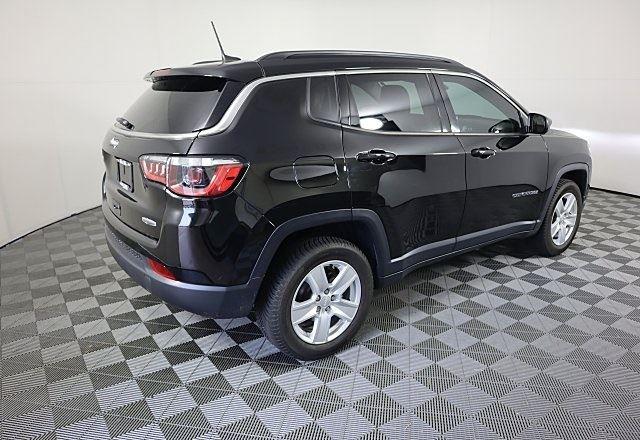 2022 Jeep Compass Latitude photo 4