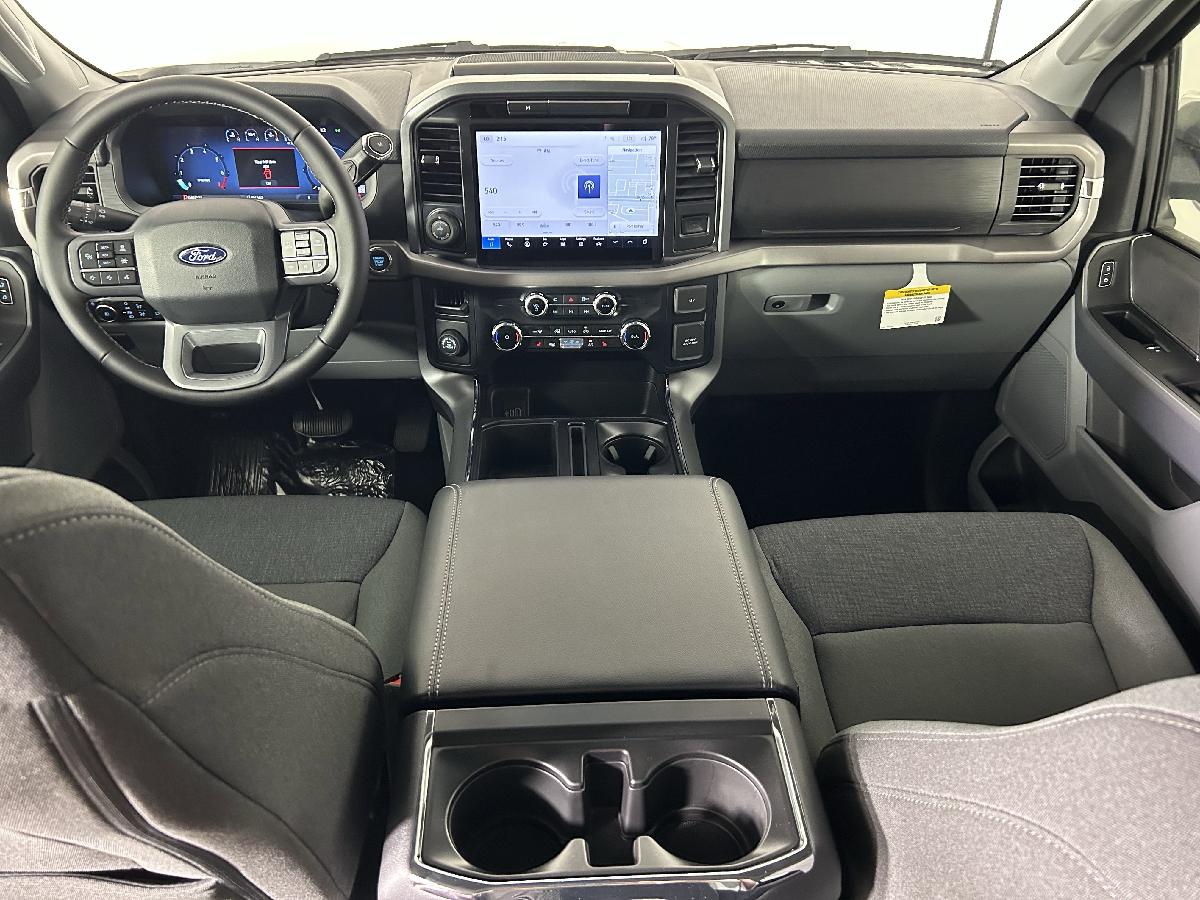 2025 Ford F-150 XLT photo 3