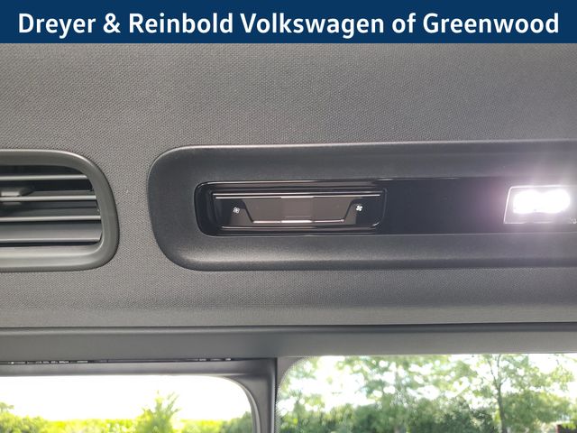 2025 Volkswagen ID. Buzz Pro Plus photo 16