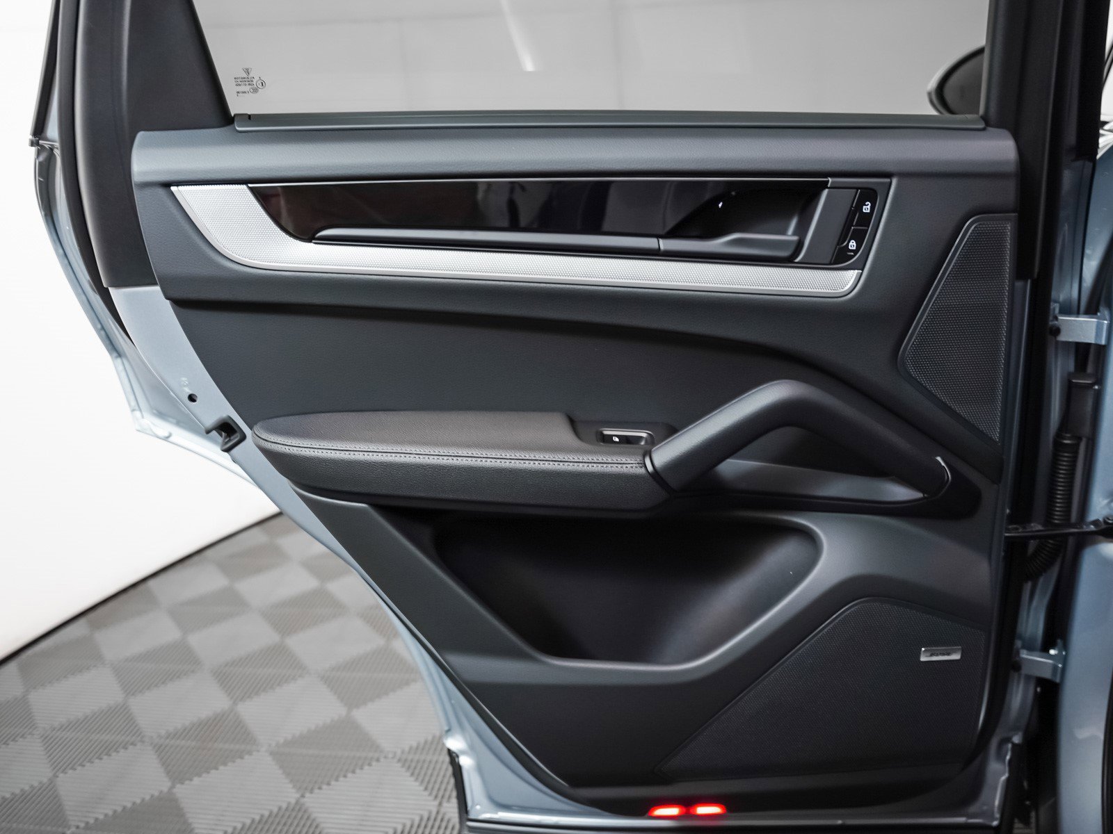 2025 Porsche Cayenne Coupe photo 24
