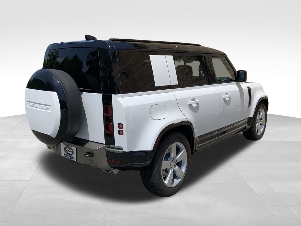 2025 Land Rover Defender 110 X-Dynamic SE photo 6