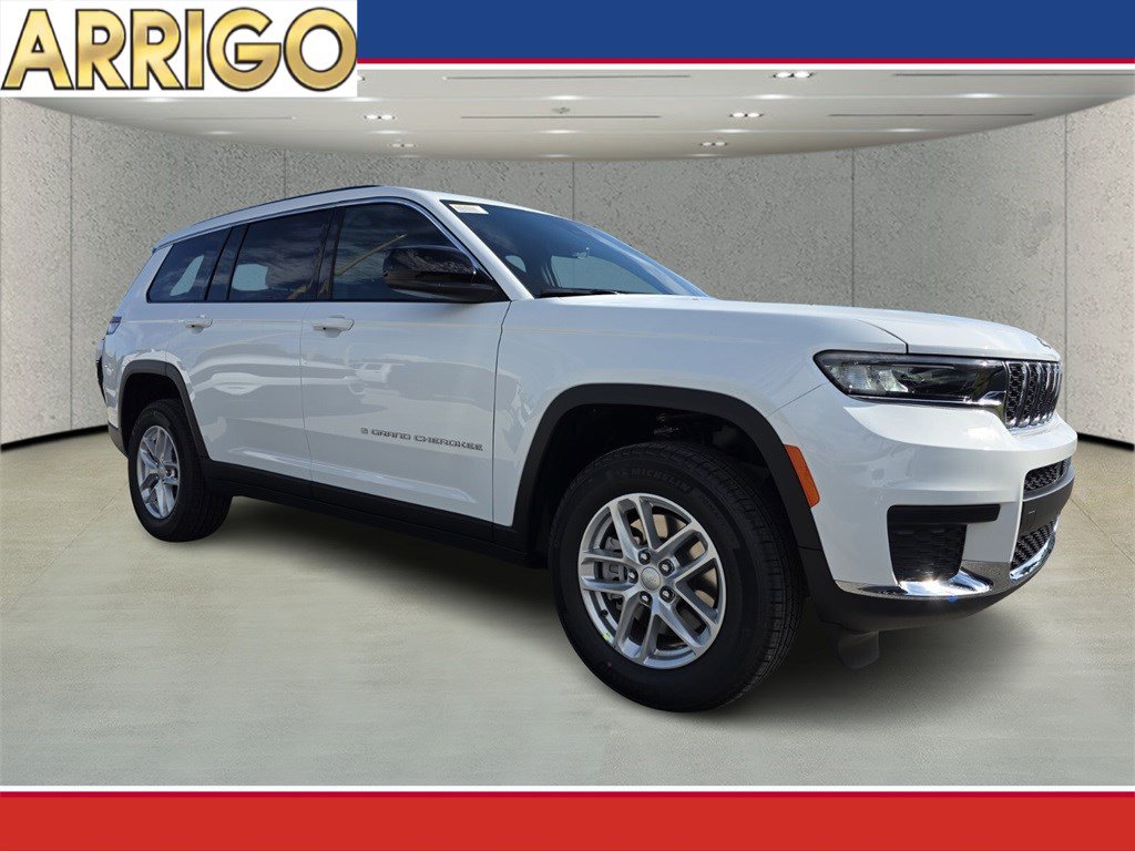 2025 Jeep Grand Cherokee L Laredo's photo