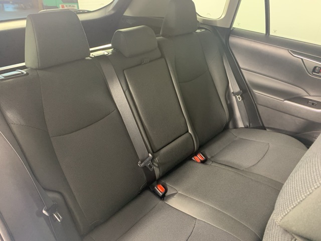 2022 Toyota RAV4 LE photo 27