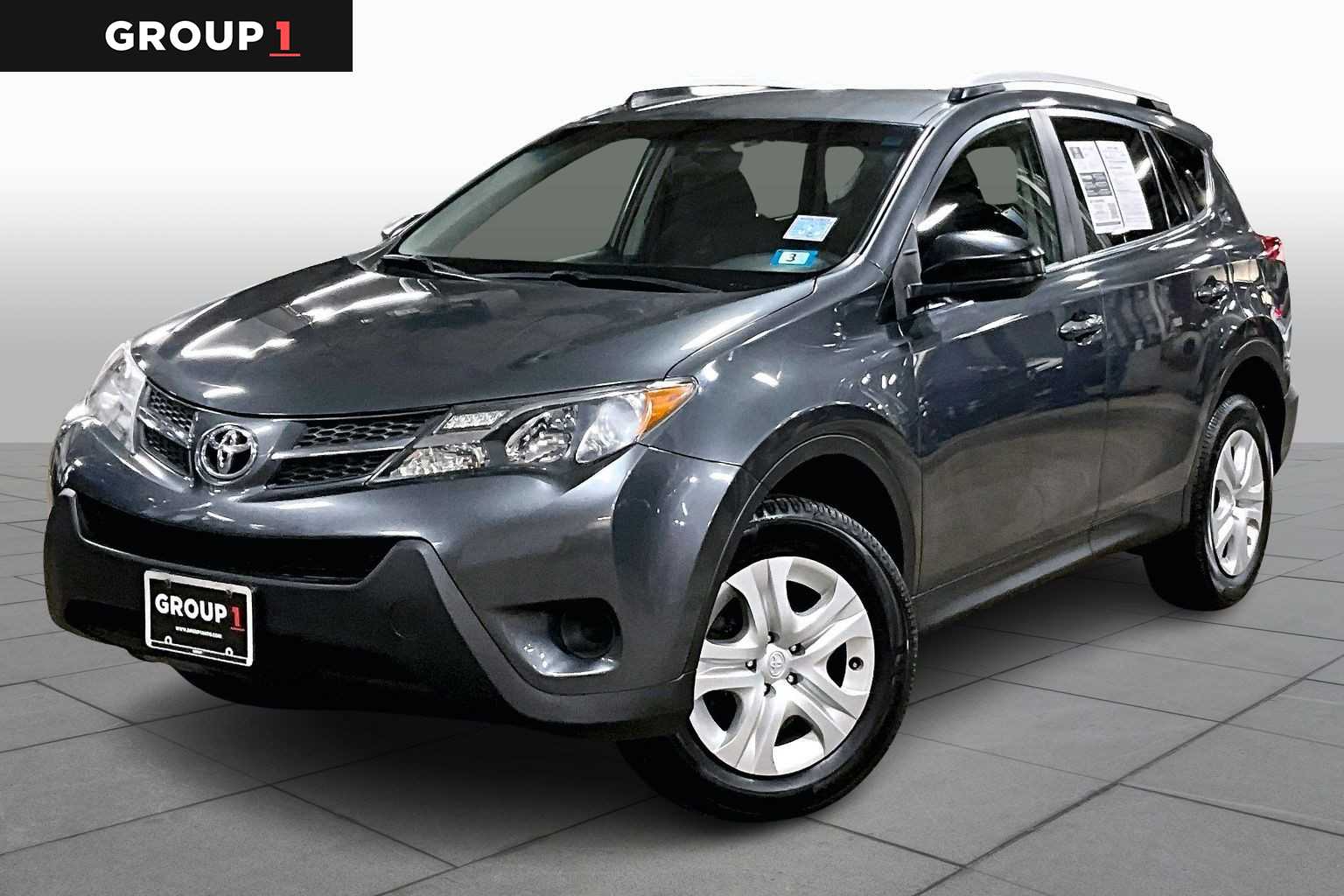 2015 Toyota RAV4 LE's photo
