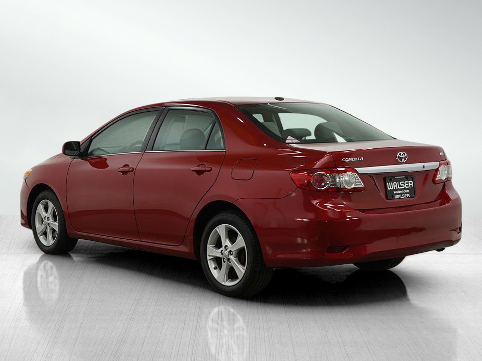 2013 Toyota Corolla LE photo 3