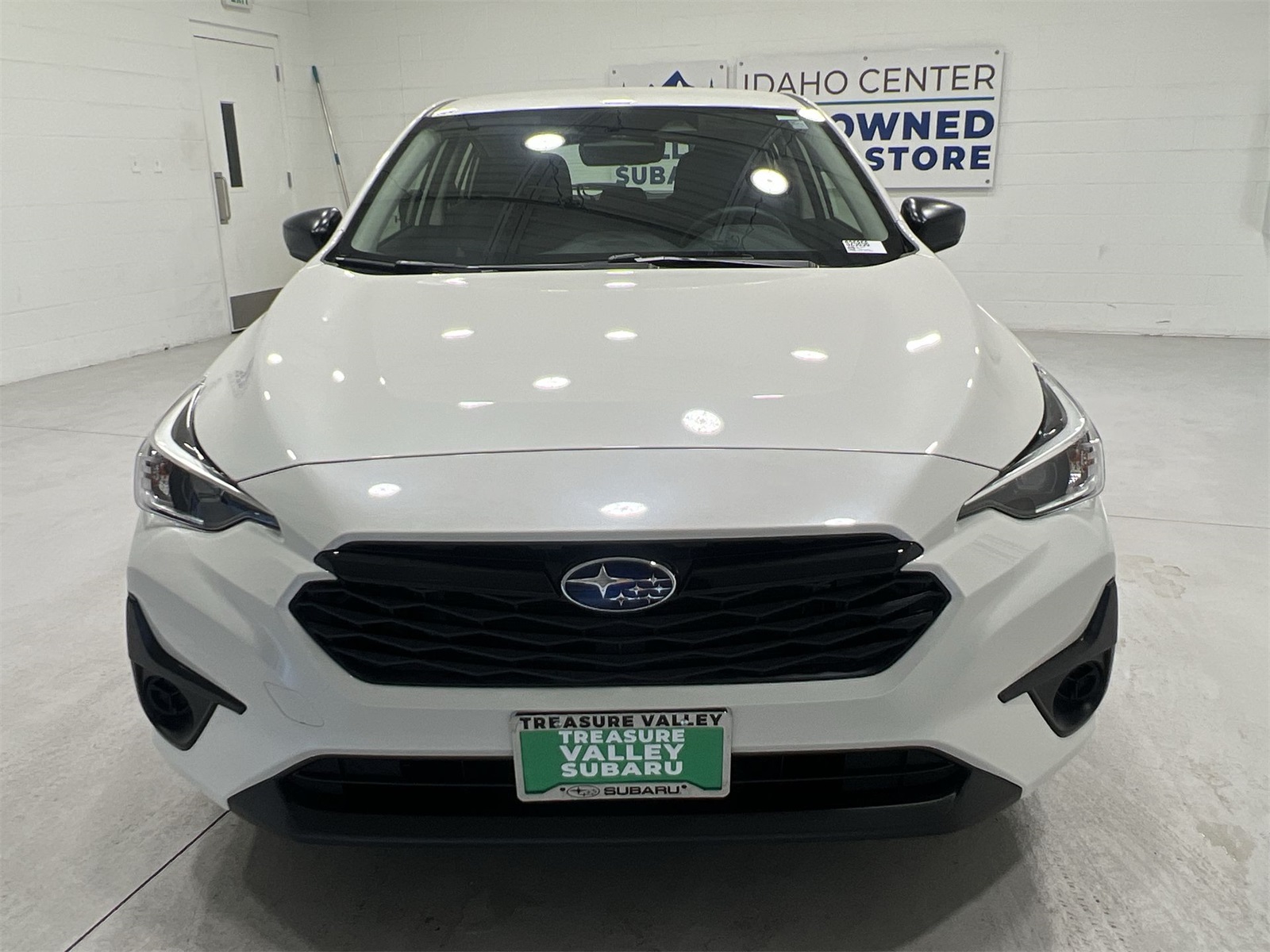 2025 Subaru Impreza Base photo 2