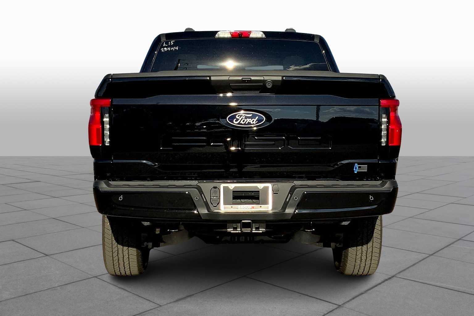 2025 Ford F-150 Lightning photo 3