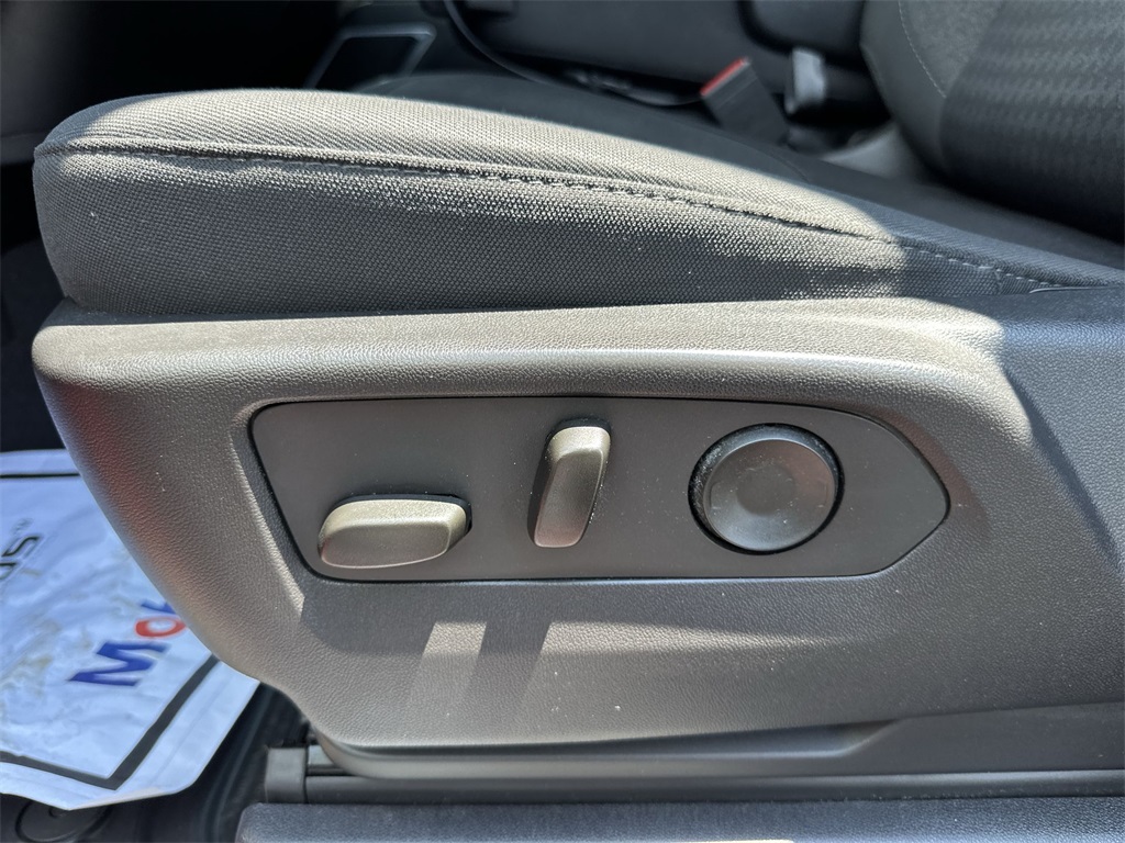 2022 Chevrolet Silverado 1500 LT photo 12