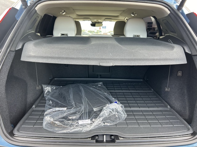 2024 Volvo XC40 Plus photo 30