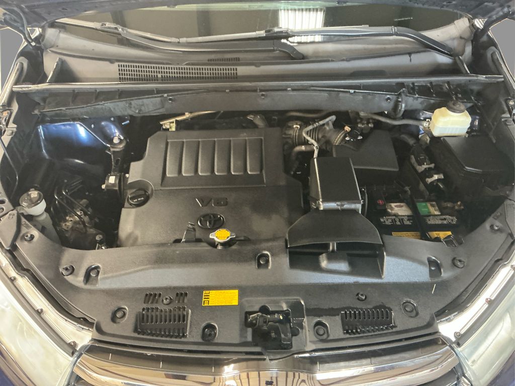 2015 Toyota Highlander XLE Sport photo 12