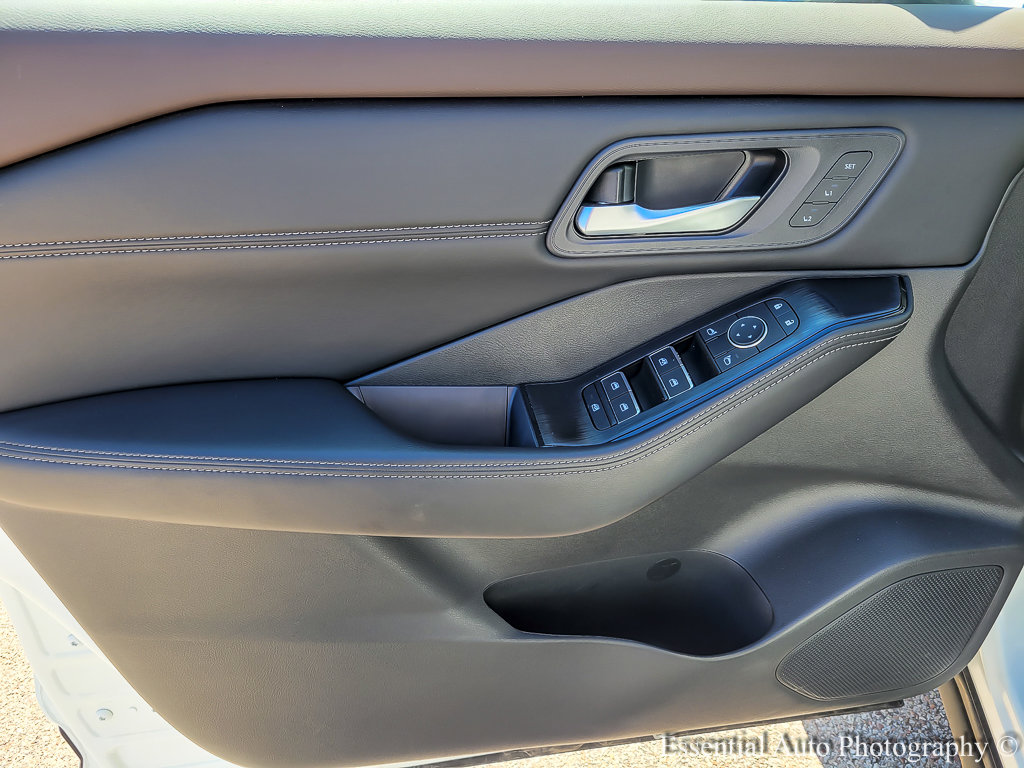 2023 NISSAN ROGUE - Image 18