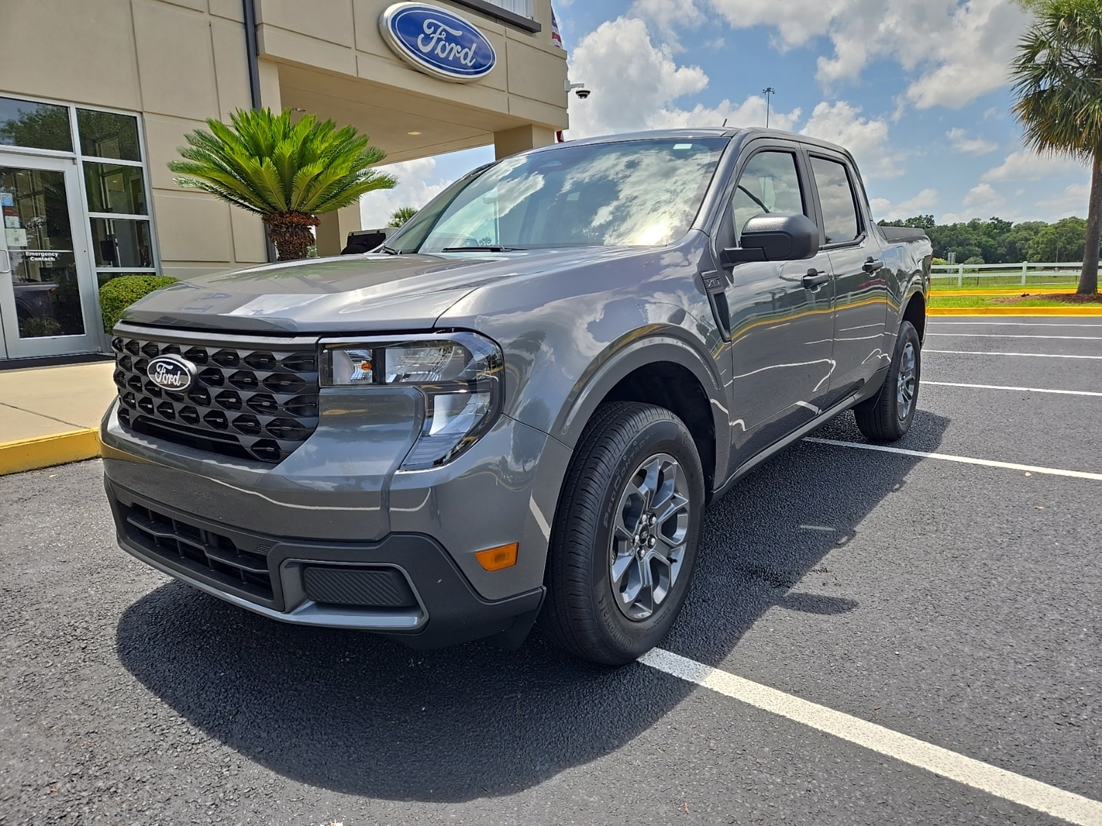 New 2025 Carbonized Gray Metallic Ford XLT image 1
