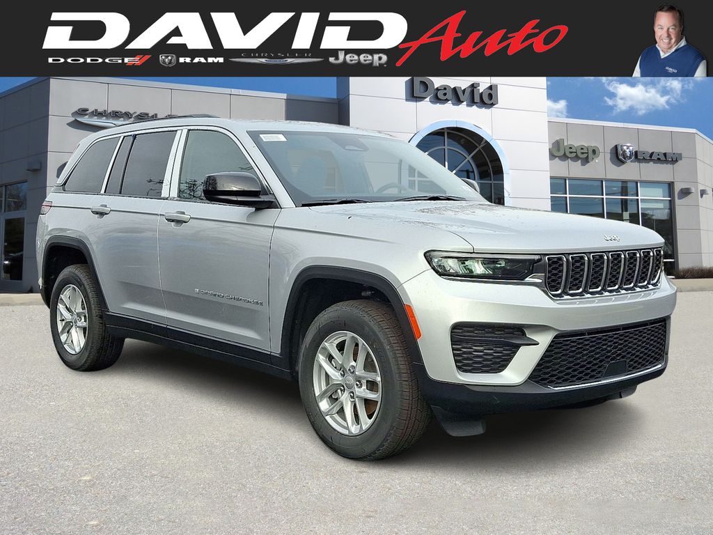 2025 Jeep Grand Cherokee Laredo's photo
