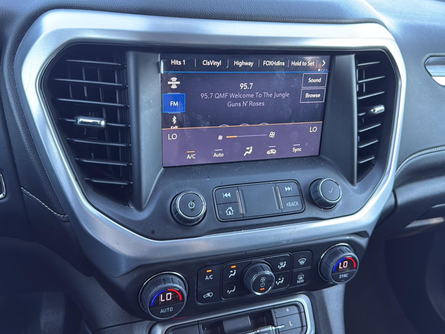 2023 Gmc Acadia SLT photo 4