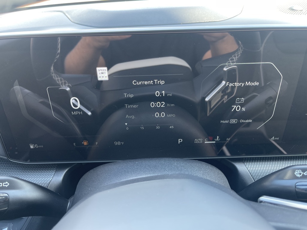 2025 Kia K4 GT-Line photo 9