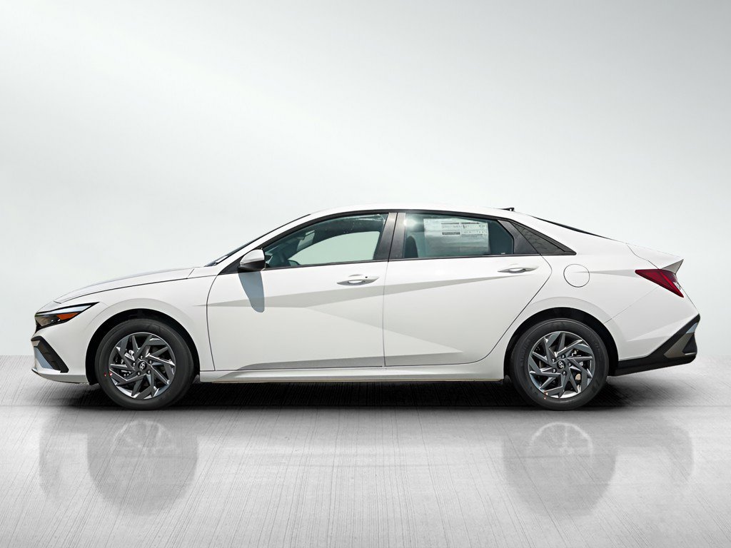 2025 Hyundai Elantra Hybrid Blue photo 2