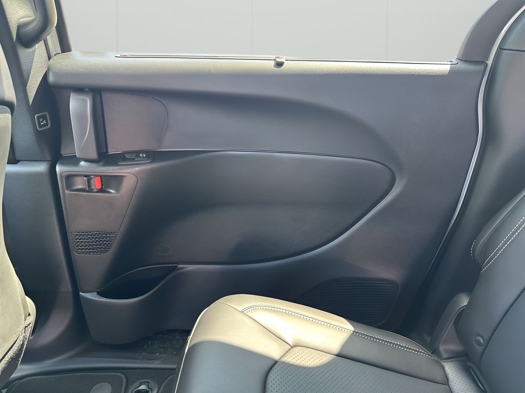 2026 Chrysler Voyager LX photo 20