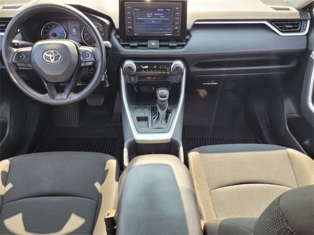 2022 Toyota RAV4 LE photo 10