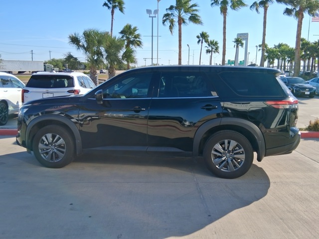 2024 Nissan Pathfinder S photo 3