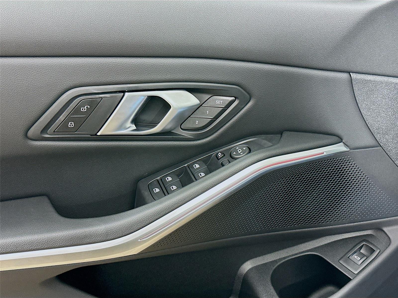 2025 Bmw 330i xDrive photo 17
