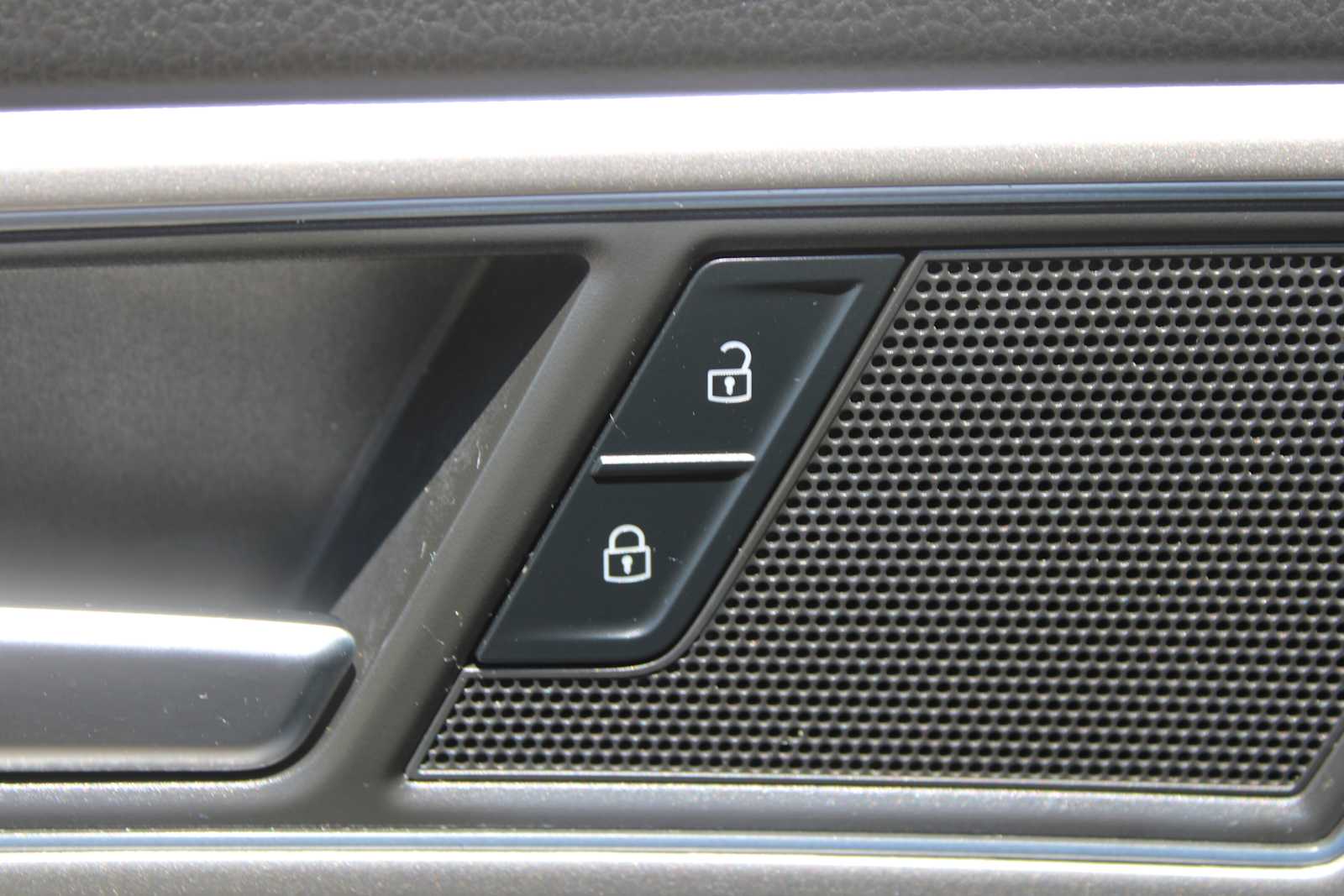 2018 Volkswagen Atlas V6 SEL photo 20