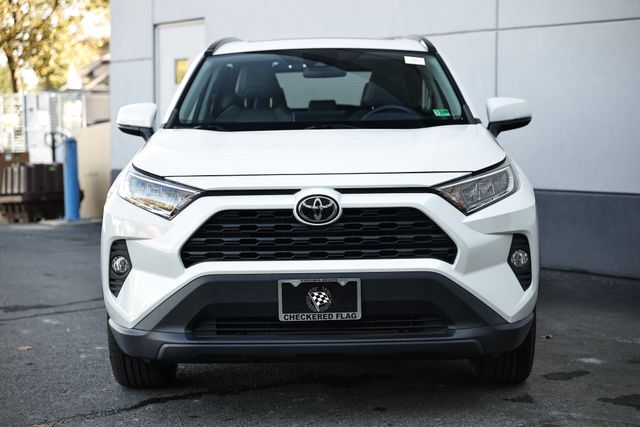 2021 Toyota RAV4 XLE Premium photo 14