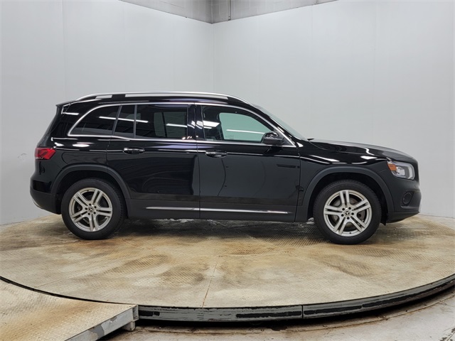 2023 Mercedes Benz GLB 250 4MATIC photo 2