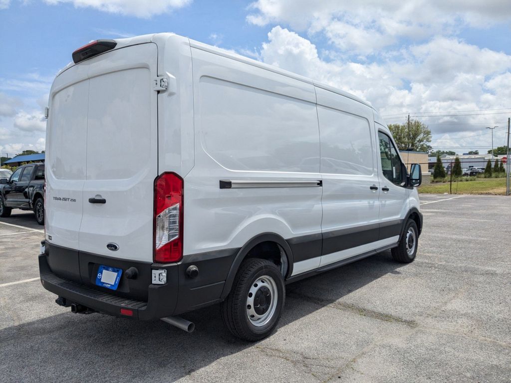 2025 Ford Transit photo 4