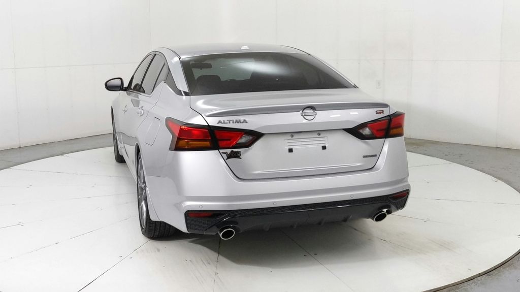 2024 Nissan Altima SR photo 4