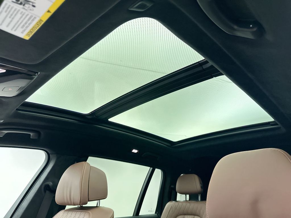 2025 Bmw X7 M60i photo 12