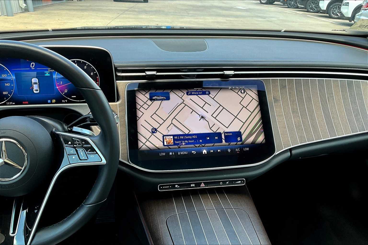 2025 Mercedes Benz E 350 4MATIC photo 6