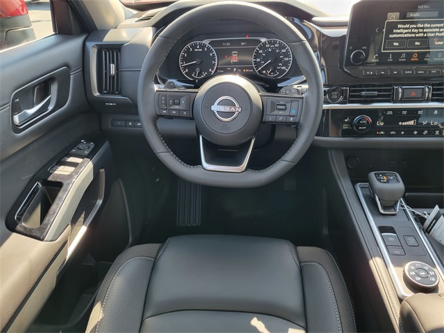2025 Nissan Pathfinder SL photo 25